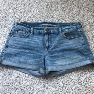 stretchy mid rise shorts